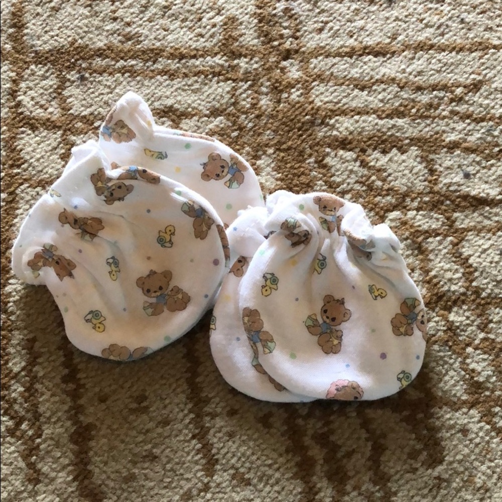 Precious Moments Scratch Mittens